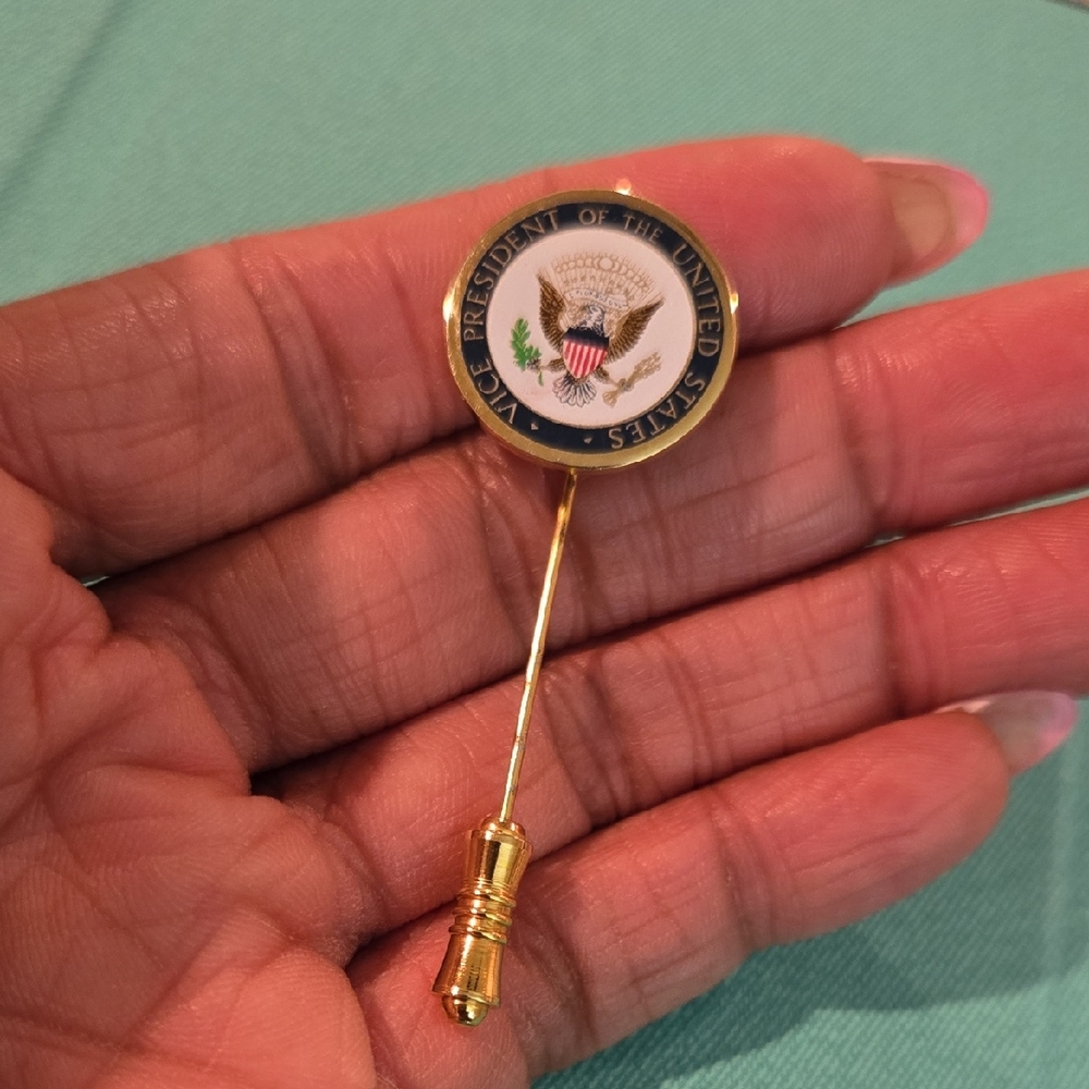 Vice President Of The US Gold Commerative Stick Pin